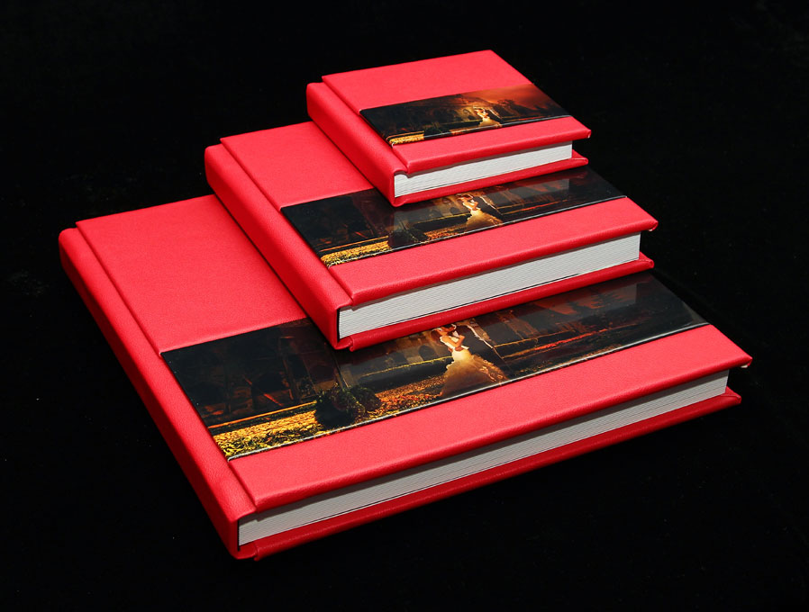 Album 30x30cm + 20x20cm + 13x13cm - Coperta din piele ecologica rosie si fotografie - 450 lei 
