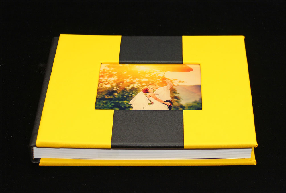 Album 30x30cm - Coperta in 2 culori si fotografie - 300 lei 